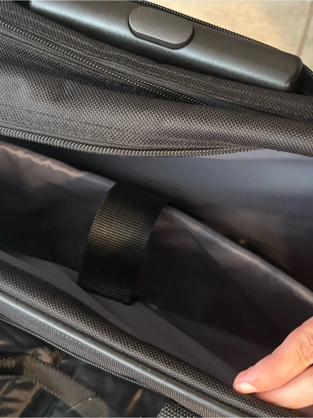 Targus Black Rolling Laptop Case with Front Organizer Pocket